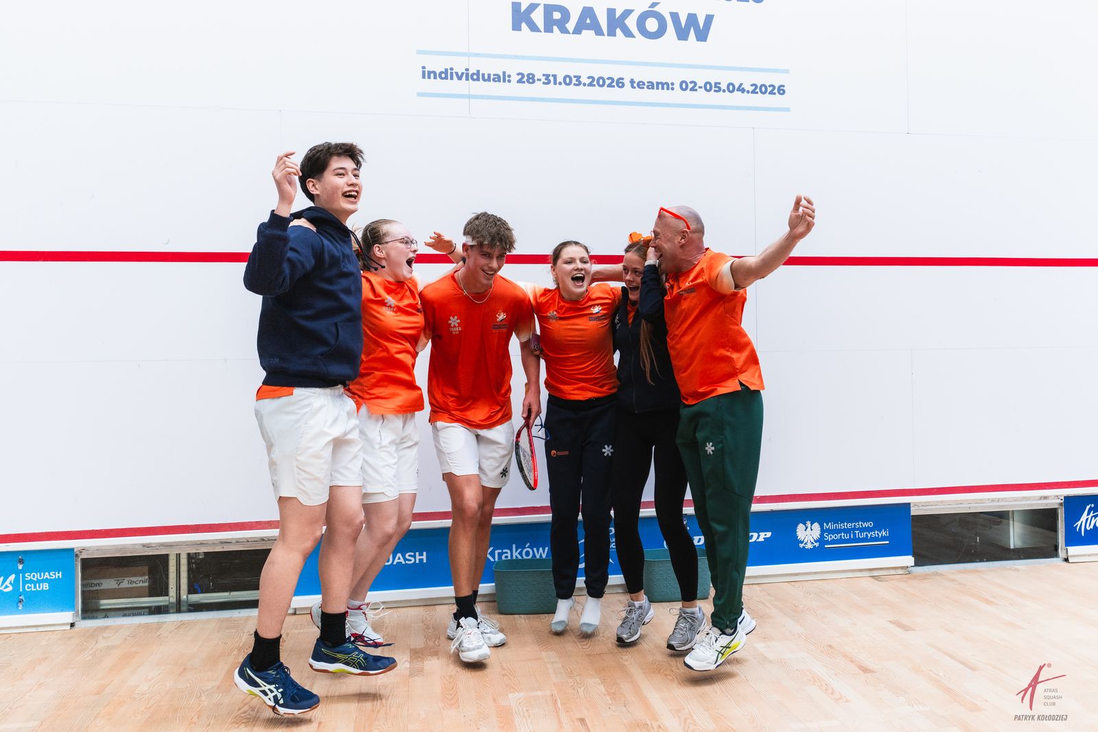 Radość drużyny po zwycięskim meczu
